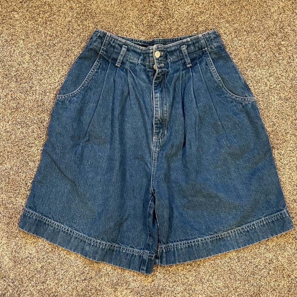 Eddie Bauer Vintage Denim High Rise Pleated Mom Shorts Sz 10
